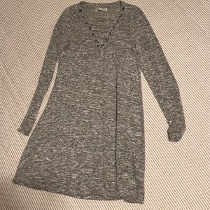 Cute gray dress!